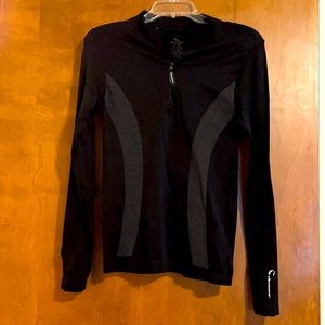 Woman’s fitness pullover